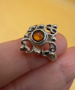 Vintage sterling silver ring with amber Uk size L