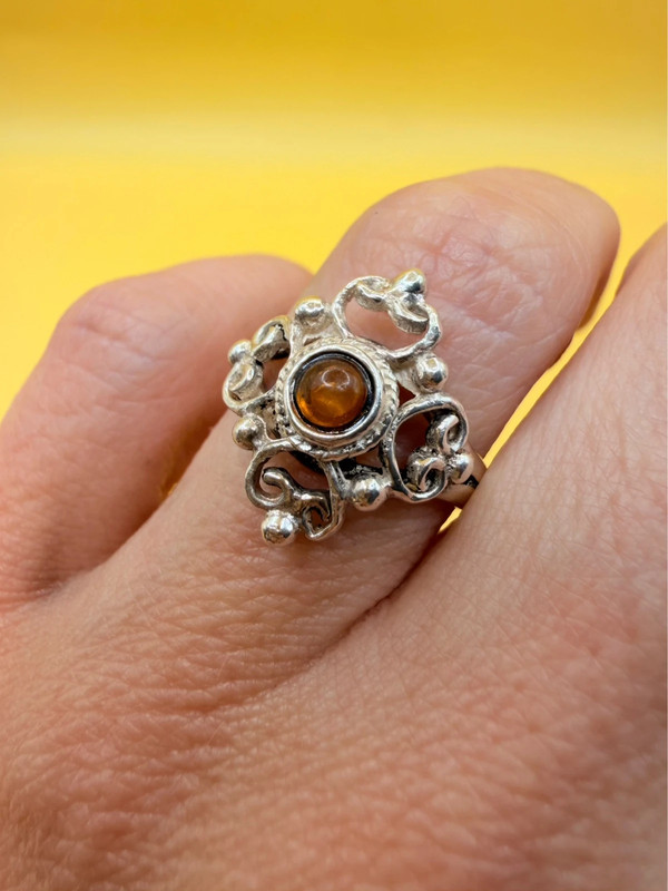 Vintage sterling silver ring with amber Uk size L~108