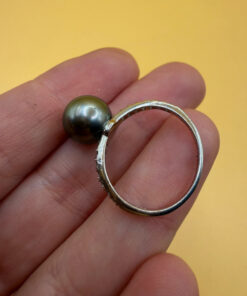Silver ring with a large Black Tahitian Pearl, size M
