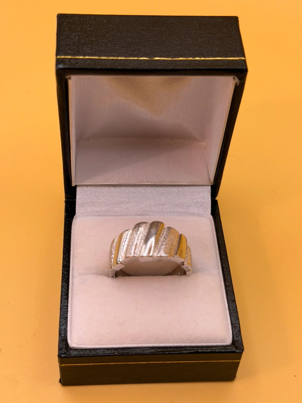 Massive Sterling silver ring Uk size Q~48
