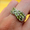 An incredibly beautiful 925 sterling silver ring with a peridot gemstone, UK size O~7