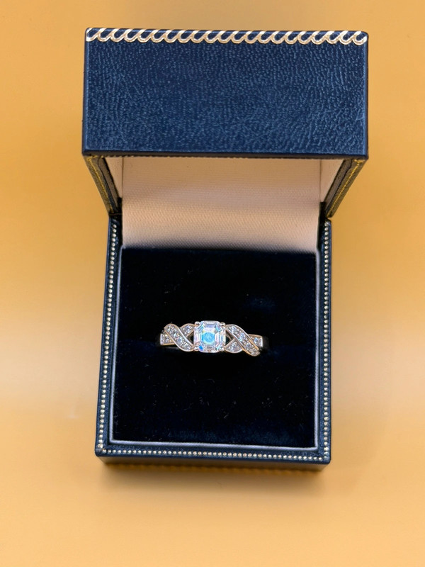 925 sterling silver ring, size V, set with cubic zirconia ~120