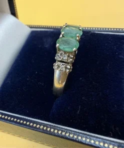 Luxury vintage sterling silver ring with emeralds and topazes. Size R