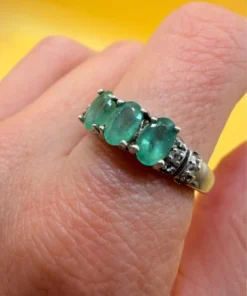 Luxury vintage sterling silver ring with emeralds and topazes. Size R
