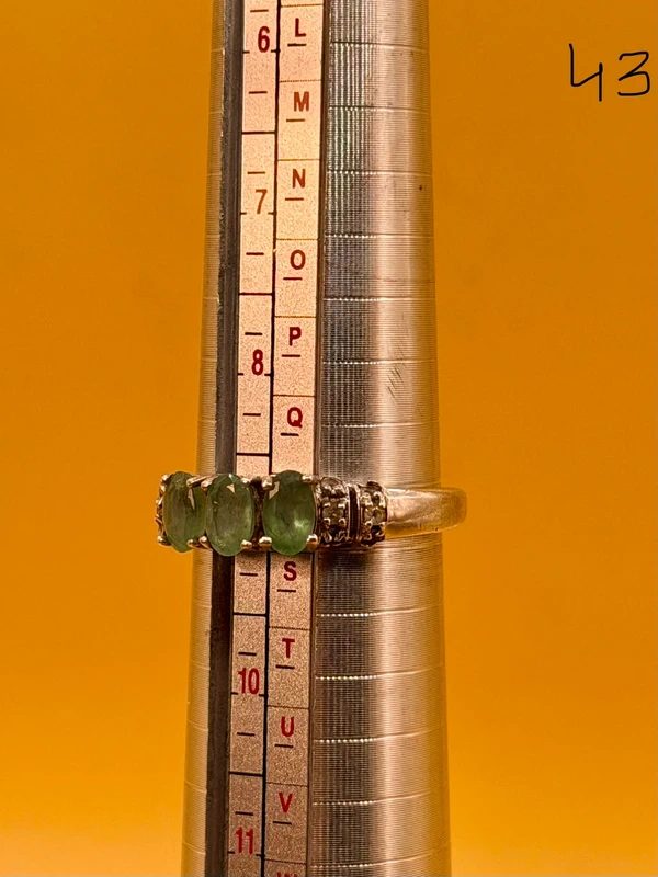 Luxury vintage sterling silver ring with emeralds and topazes. Size R~43