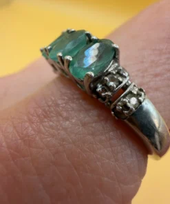 Luxury vintage sterling silver ring with emeralds and topazes. Size R
