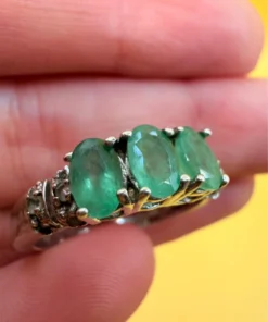 Luxury vintage sterling silver ring with emeralds and topazes. Size R