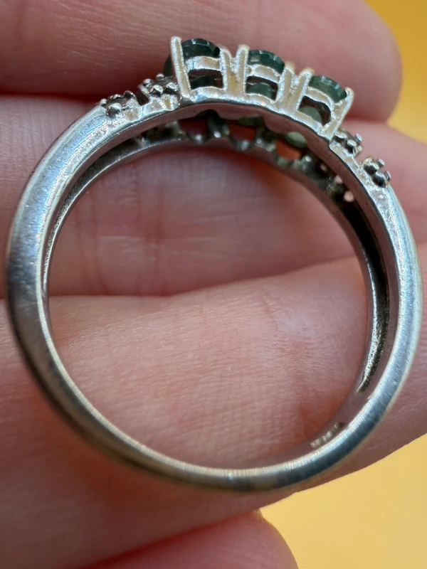Luxury vintage sterling silver ring with emeralds and topazes. Size R~43