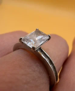 Sterling silver 925 ring with a clear stone, size M