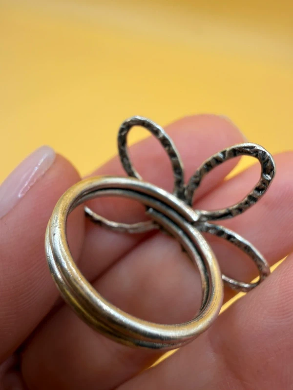 Vintage sterling silver 925 ring, floral petals design, size O.