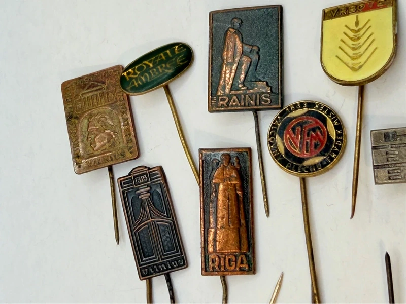 Baltic Soviet Union vintage pins~4