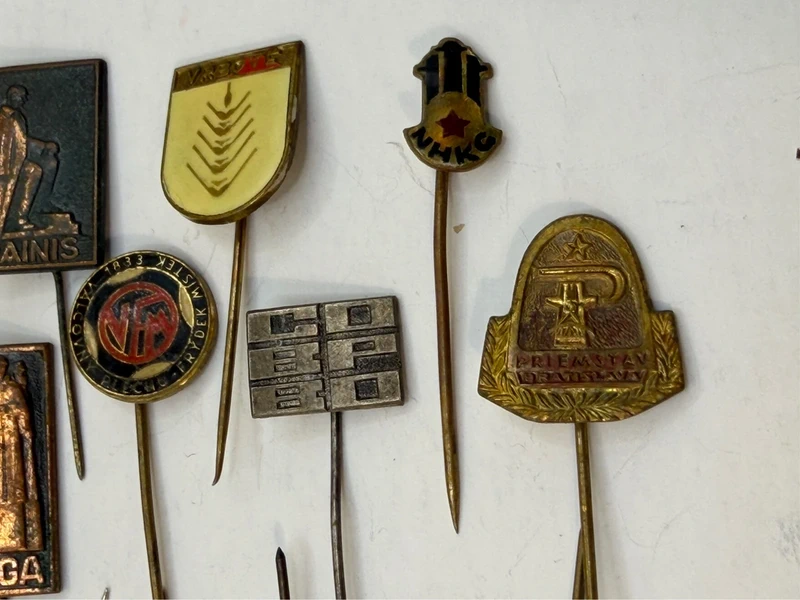 Baltic Soviet Union vintage pins~4