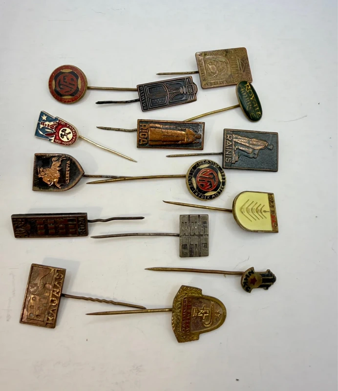 Baltic Soviet Union vintage pins~4