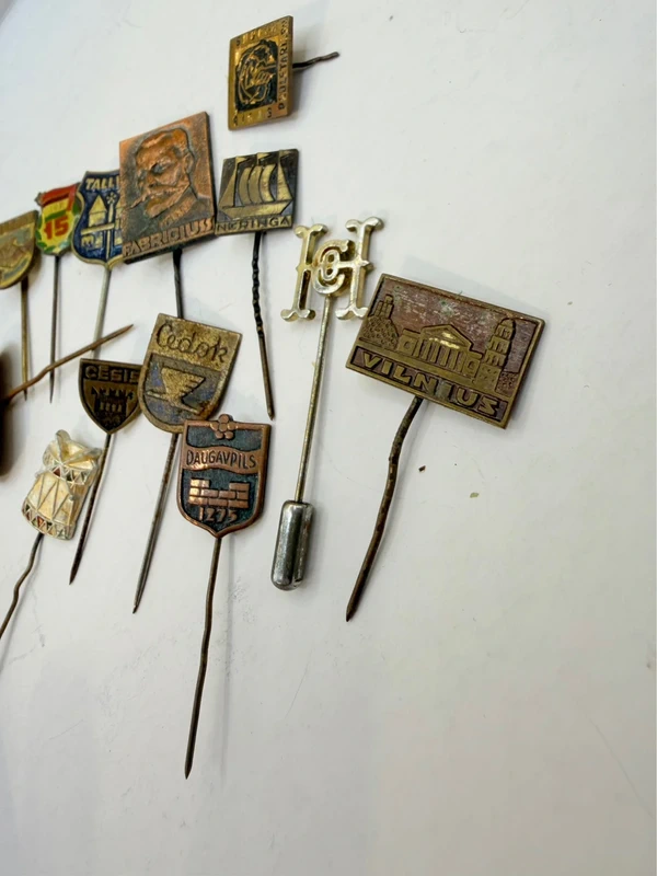 Baltic Soviet Union vintage pins~5