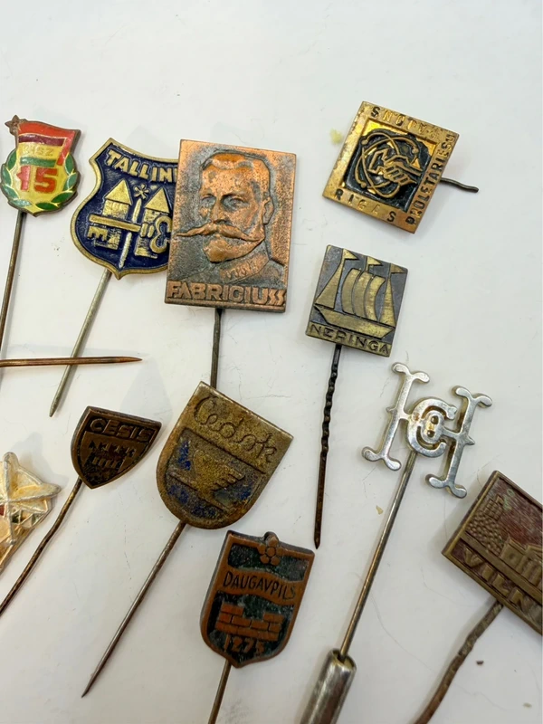 Baltic Soviet Union vintage pins~5