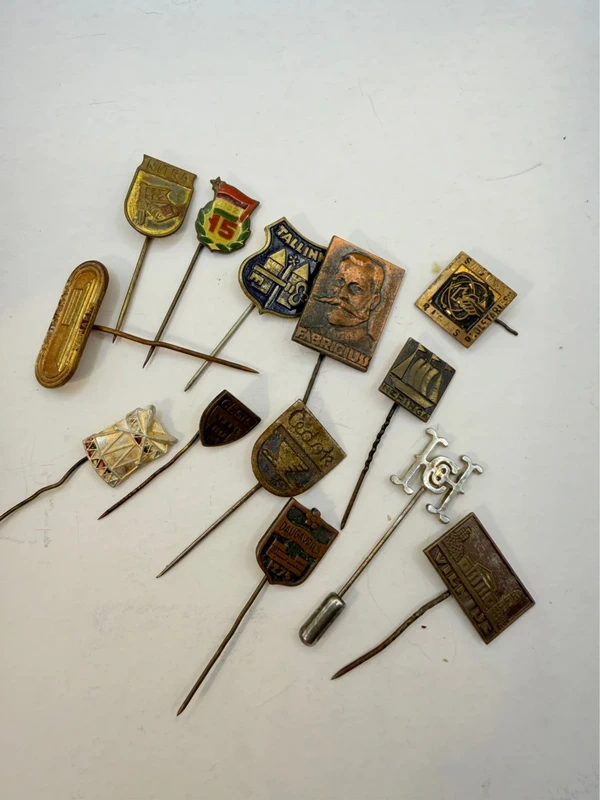 Baltic Soviet Union vintage pins~5