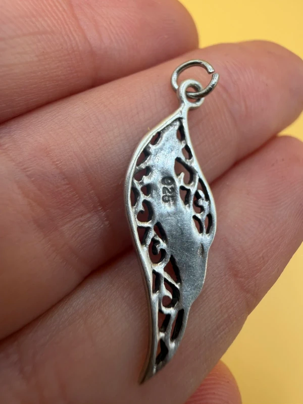 Vintage sterling silver pendant ~11