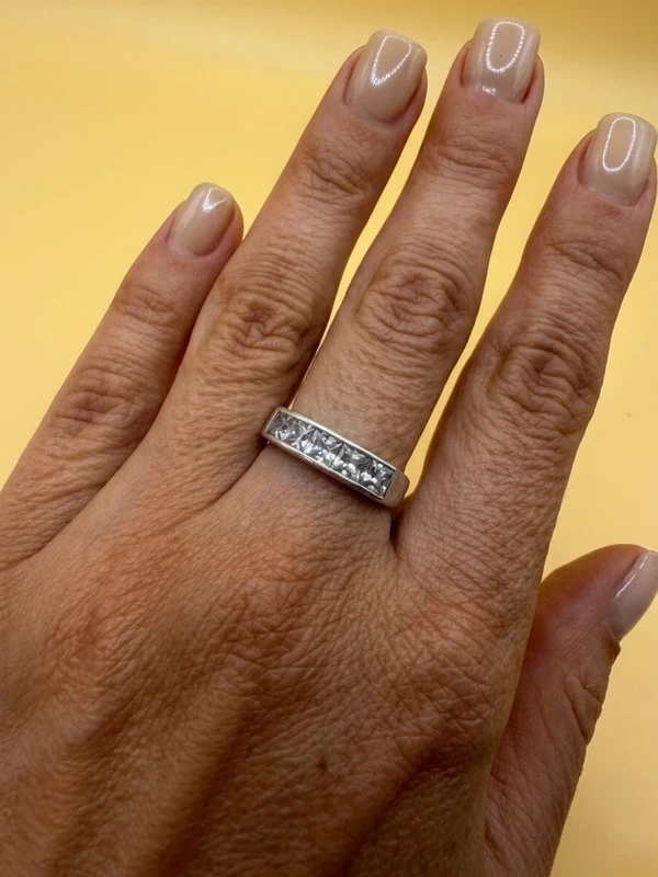 Sterling silver ring with CZ Uk size O~ 11