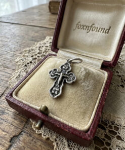 Vintage sterling silver cross ~140