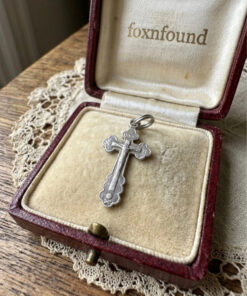 Vintage Sterling silver cross~140