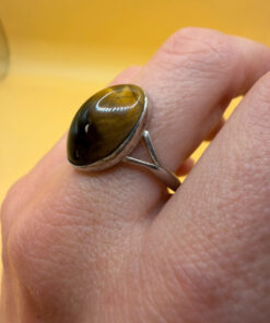 Sterling silver (925) ring with tiger’s eye, UK size Q