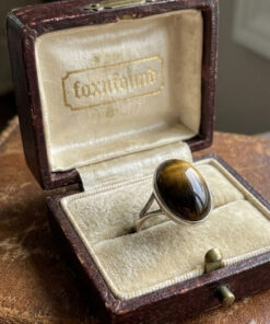 Sterling silver (925) ring with tiger’s eye, UK size Q.~4