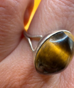 Sterling silver (925) ring with tiger’s eye, UK size Q