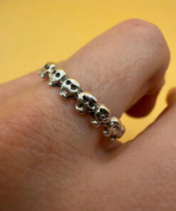 Unique Vintage 925 Sterling Silver Ring featuring Skulls, Size P~20