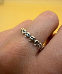 Unique Vintage 925 Sterling Silver Ring featuring Skulls, Size P
