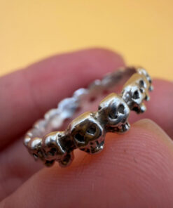 Unique Vintage 925 Sterling Silver Ring featuring Skulls, Size P