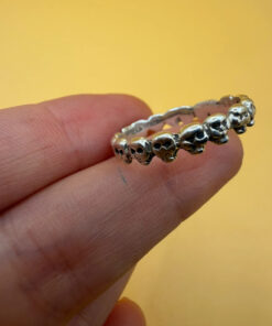 Unique Vintage 925 Sterling Silver Ring featuring Skulls, Size P