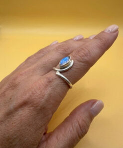 Vintage ring with a natural moonstone, sterling silver 925. Size M~20