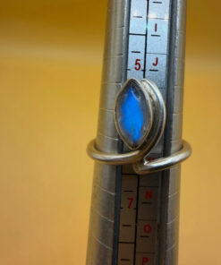 Vintage ring with a natural moonstone, sterling silver 925. Size M