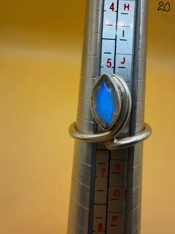 Vintage ring with a natural moonstone, sterling silver 925. Size M~20