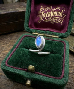 Vintage ring with a natural moonstone, sterling silver 925. Size M~20