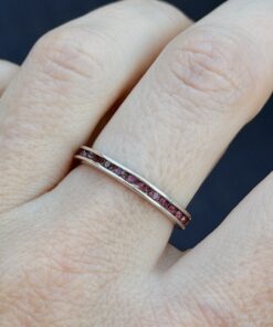 Vintage sterling Silver Red Garnet Stones Ring Size O