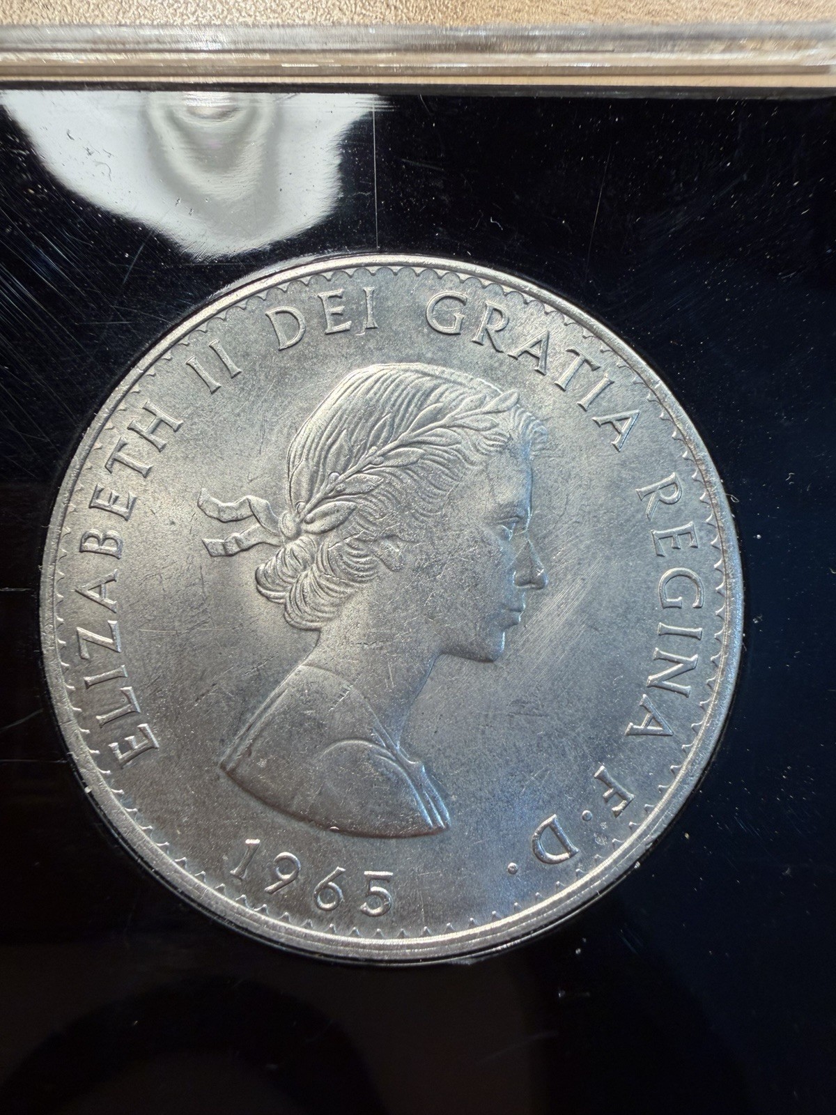 1965 Sir Winston Churchill Commemorative One Crown Coin In Perspex Case