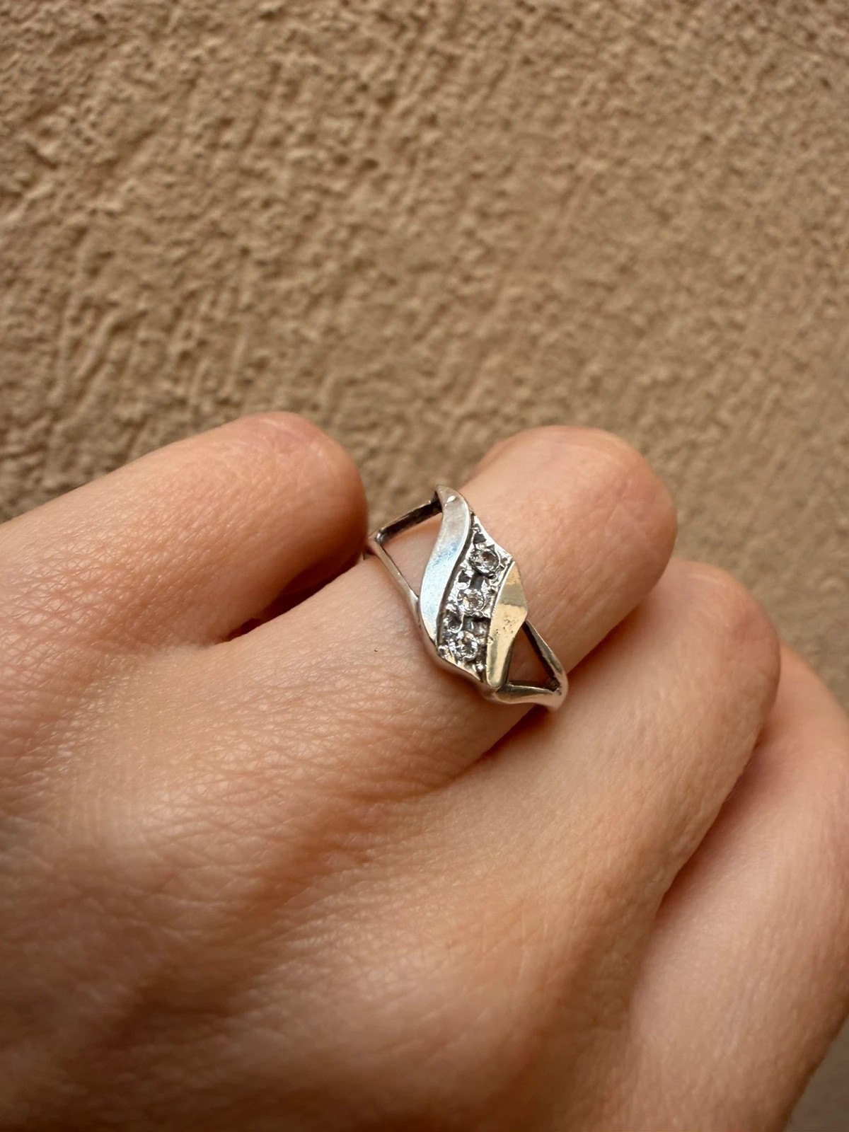 Unusual sterling silver ring, size L