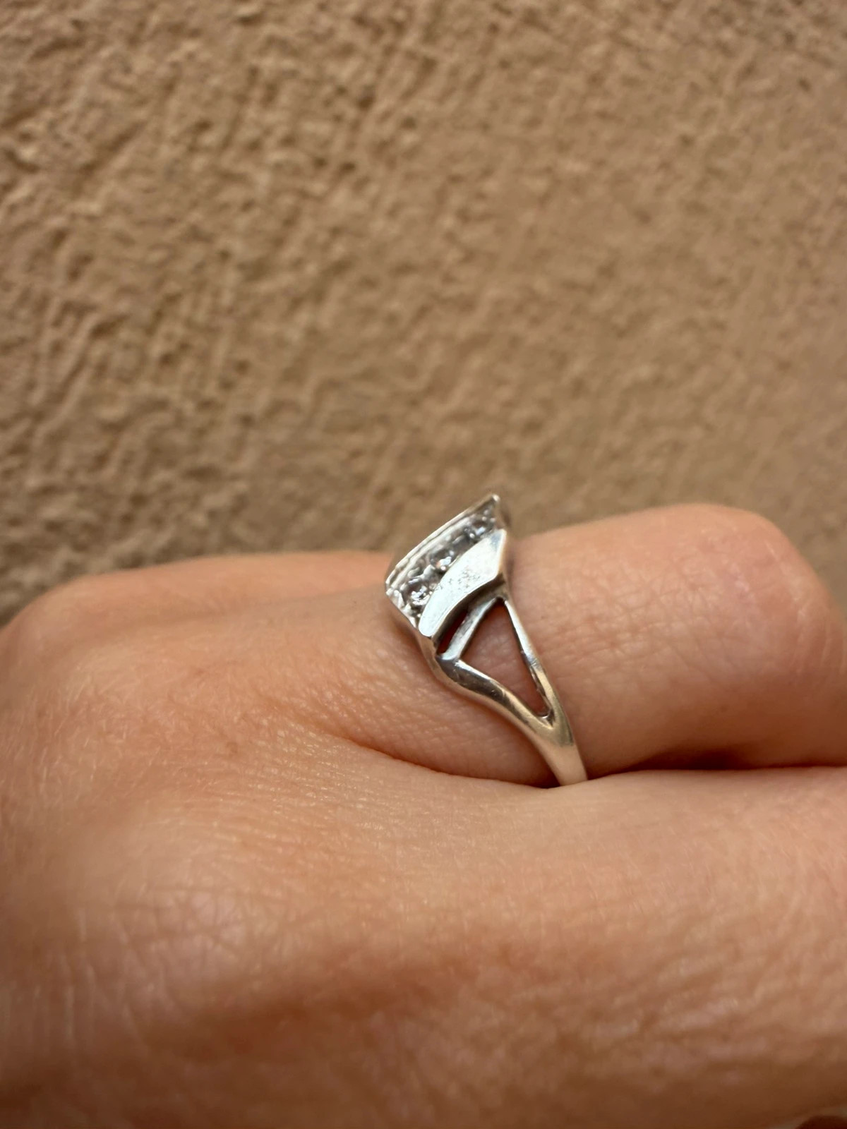 Unusual sterling silver ring, size L