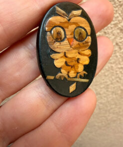 Soviet Wooden Owl Brooch – Handcrafted Natural Straw Inlay Art (1960s-70s)