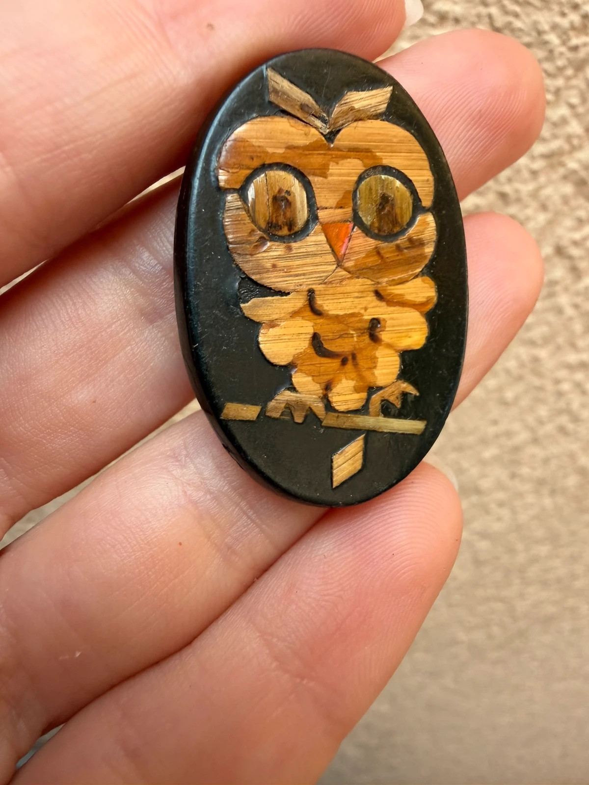 Soviet Wooden Owl Brooch – Handcrafted Natural Straw Inlay Art (1960s-70s)