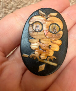 Soviet Wooden Owl Brooch – Handcrafted Natural Straw Inlay Art (1960s-70s)