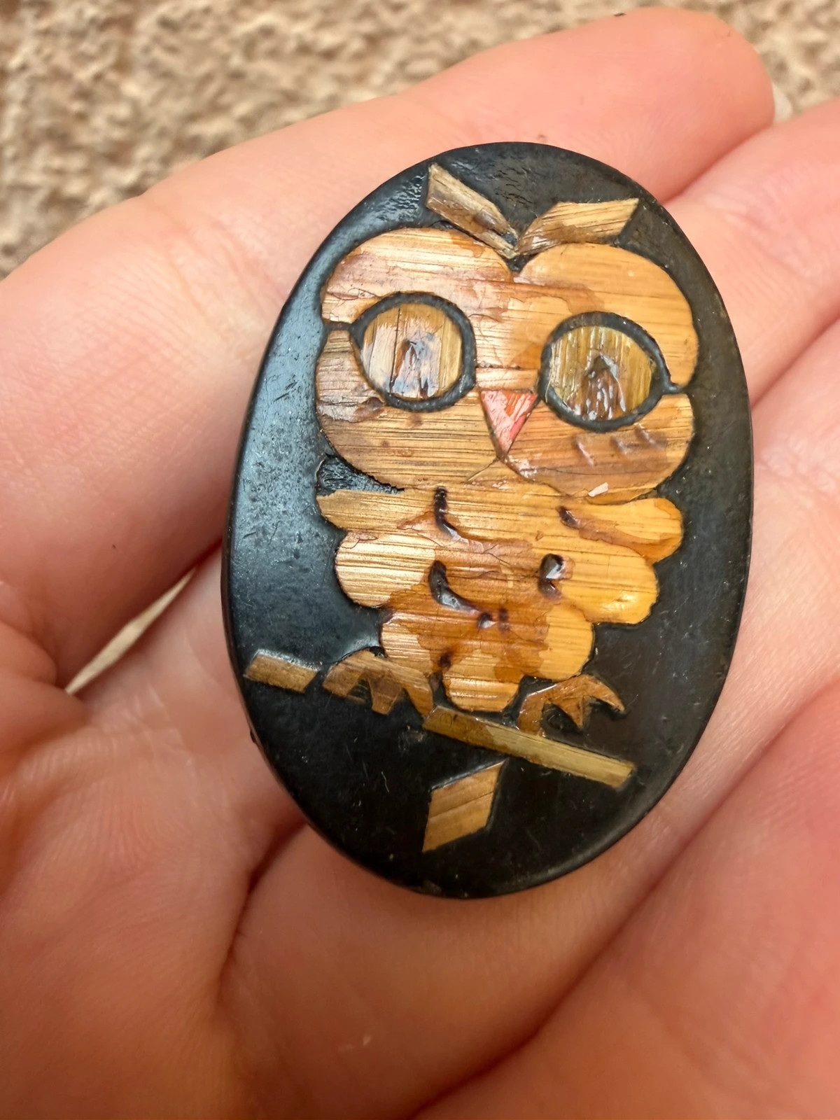 Soviet Wooden Owl Brooch – Handcrafted Natural Straw Inlay Art (1960s-70s)