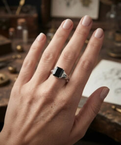 Vintage stunning 925 Sterling Silver Onyx Ring -UK Size O