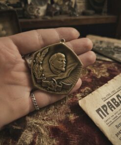 vintage Soviet commemorative medal/badge of Vladimir Lenin