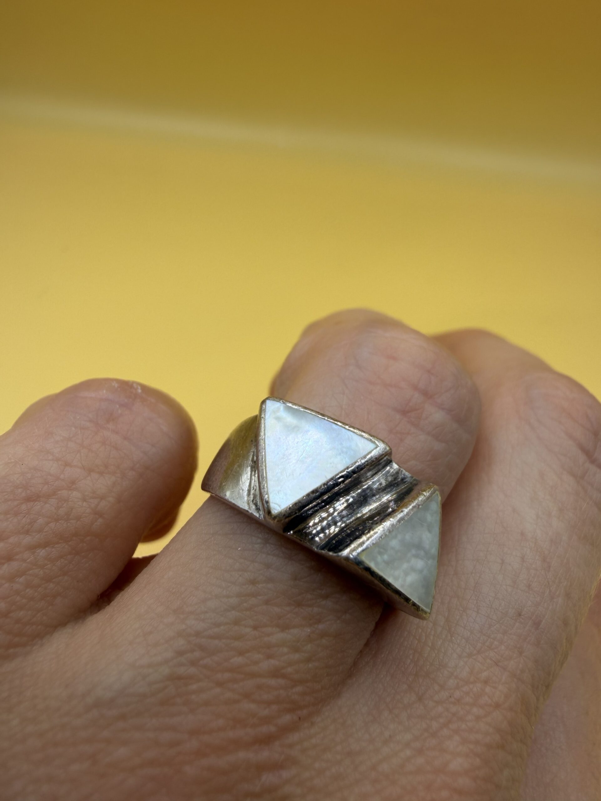Vintage Modernist Sterling Silver Double Triangle Ring – Mother of Pearl – UK Size L / US 5¾~206