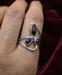 Vintage 925 Silver Garnet Ring · Size O · Modernist Trio Cabochon~209
