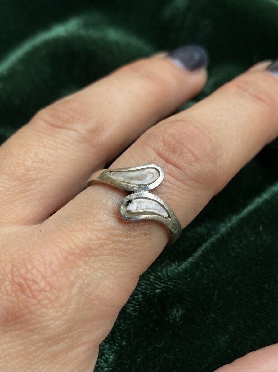 Uk L,Vintage 925 Silver Mother of Pearl Bypass Ring Teardrop Inlay Boho~218