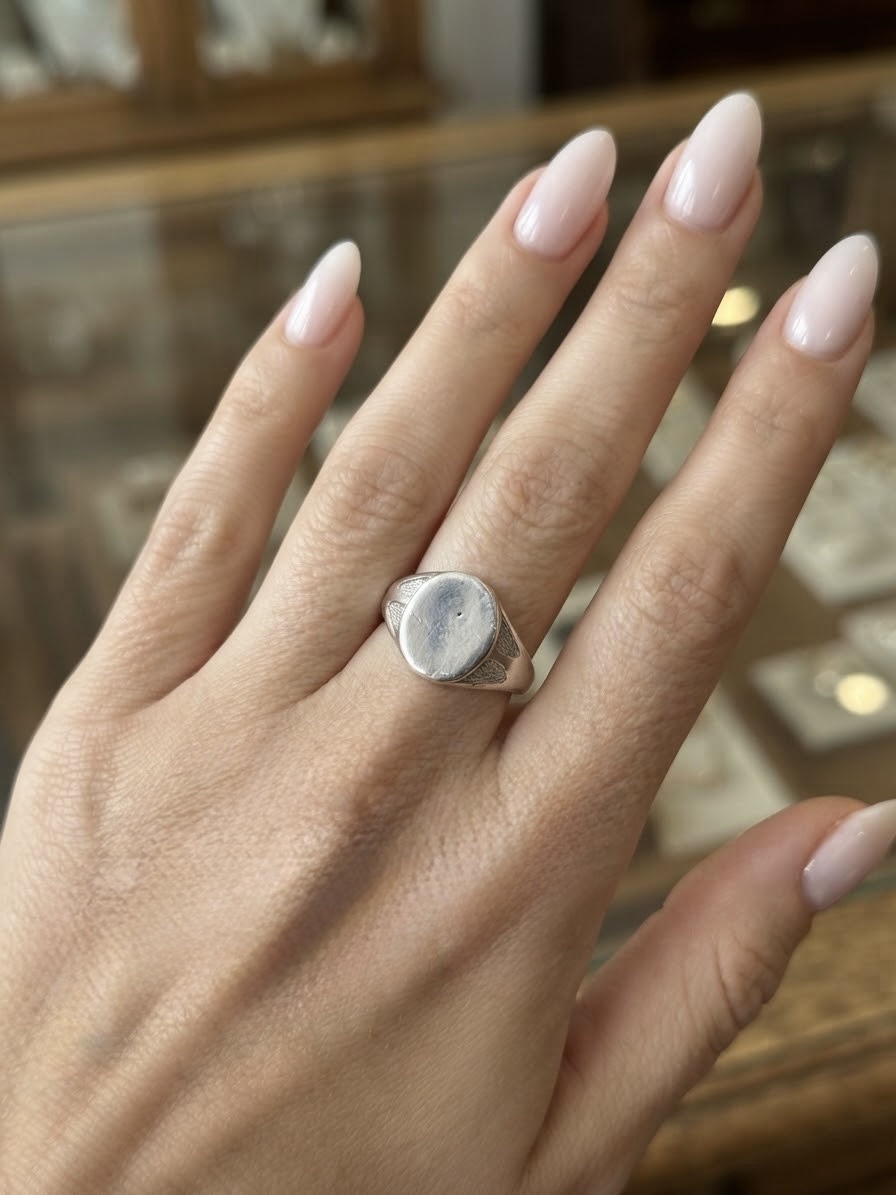 Vintage Sterling Silver Oval Signet Ring UK Size O 3.77g Unisex Engravable