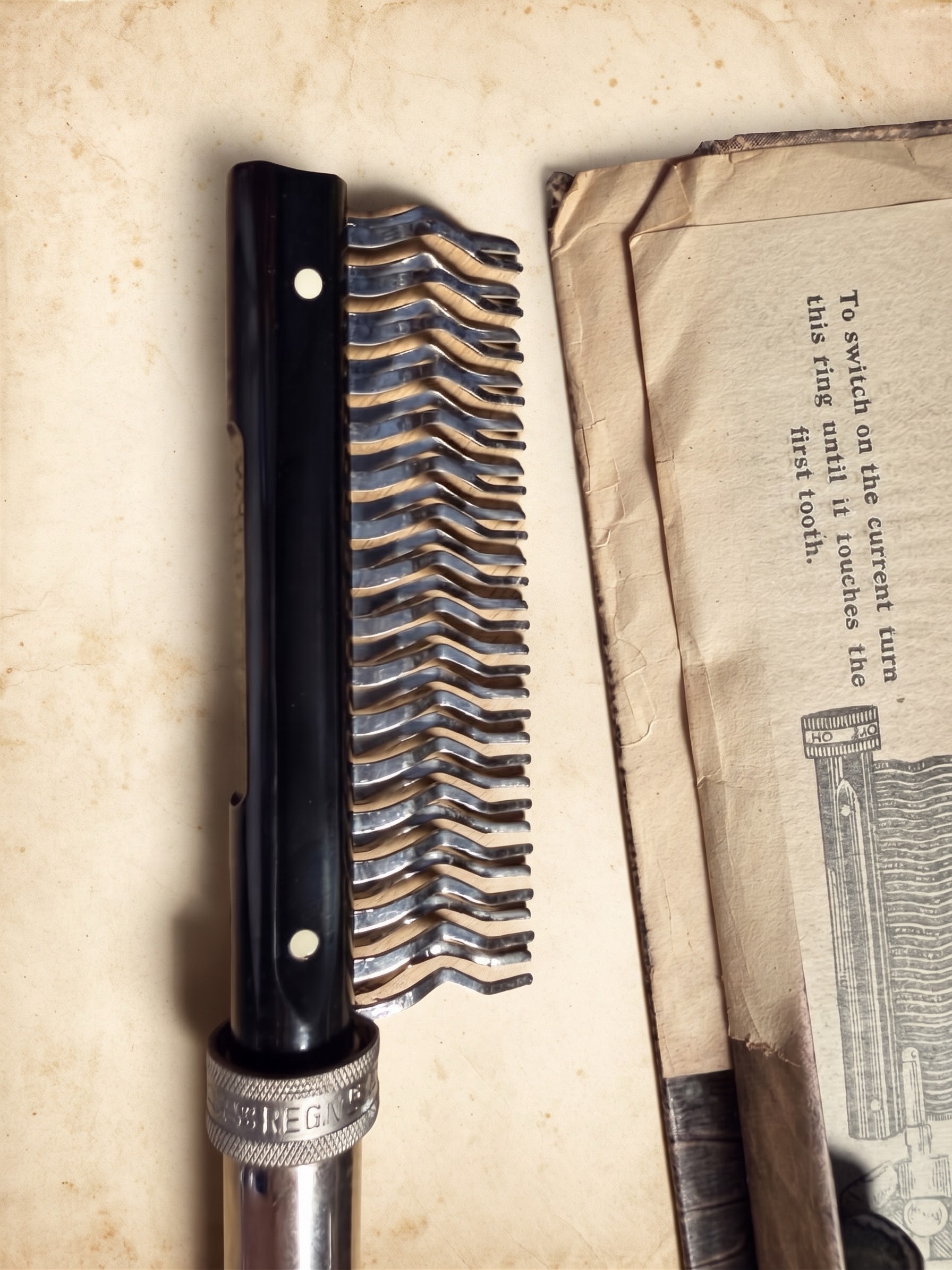 Vintage 1920s White's Electric Comb Boxed with Battery & Leaflets Antique